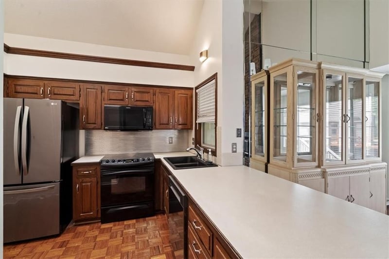 12015 Mackey St, Overland Park, KS 66213