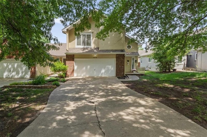 12015 Mackey St, Overland Park, KS 66213