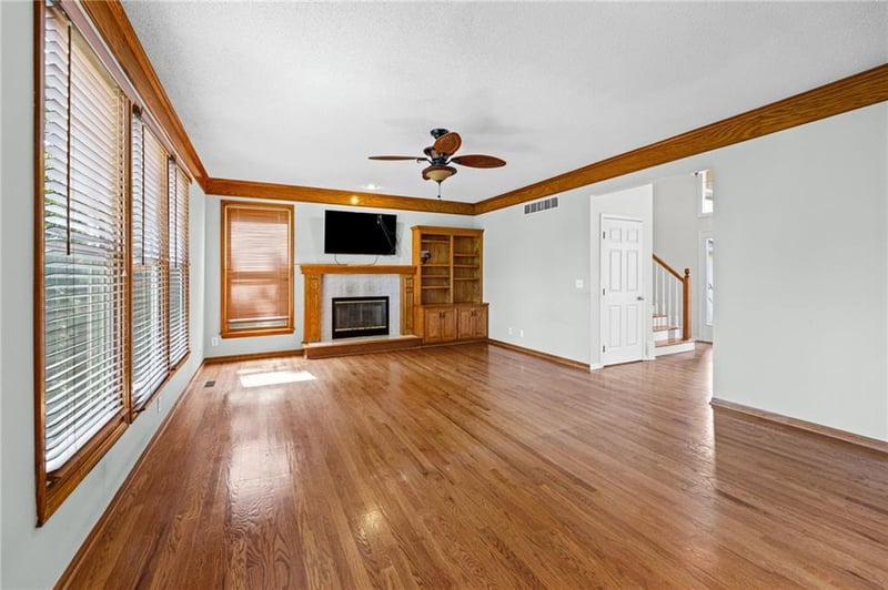 16505 80th Ter, Lenexa, KS 66219
