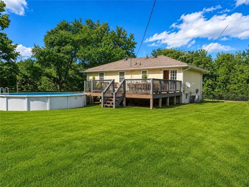 15810 Valentine Ave, Belton, MO 64012