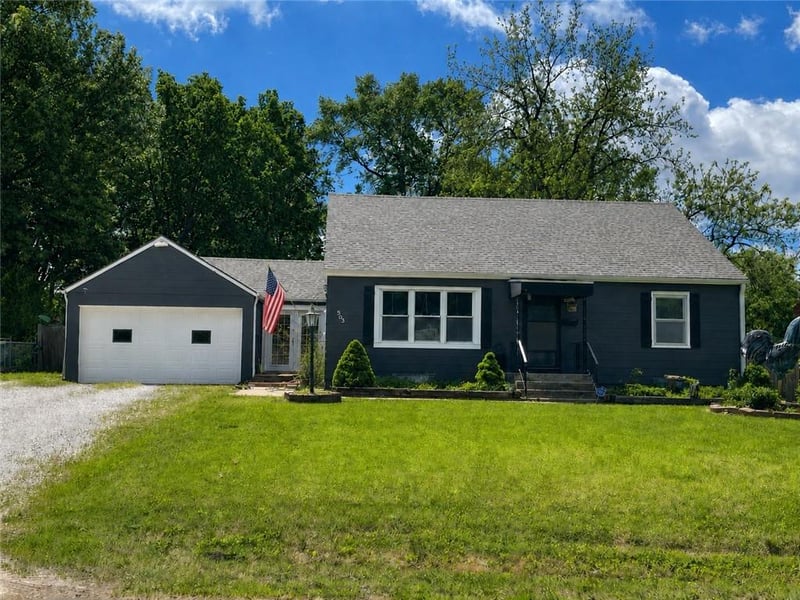 505 74th Ter, Gladstone, MO 64118