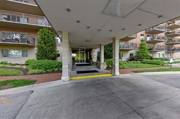 4550 Warwick Blvd #213, Kansas City, MO 64111