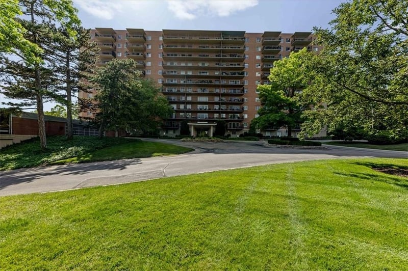 4550 Warwick Blvd #213, Kansas City, MO 64111