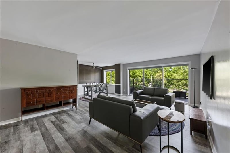 4550 Warwick Blvd #213, Kansas City, MO 64111