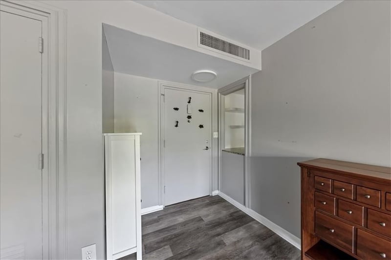 4550 Warwick Blvd #213, Kansas City, MO 64111