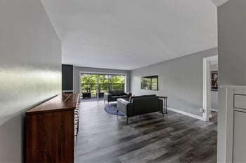 4550 Warwick Blvd #213, Kansas City, MO 64111