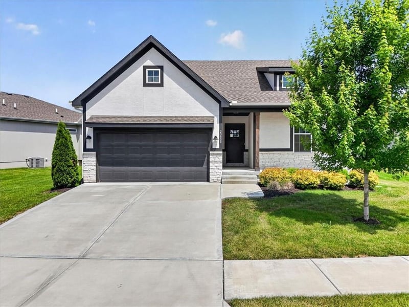 20858 190th Pl, Spring Hill, KS 66083
