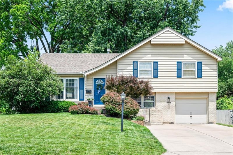 7508 95th Ter, Overland Park, KS 66212