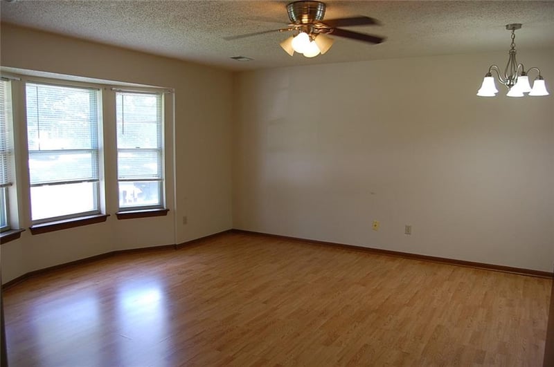 530 Santa Fe St, Leavenworth, KS 66048
