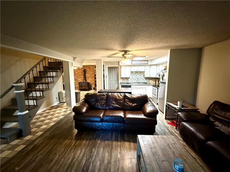 3127 Gene Field Rd, St Joseph, MO 64506