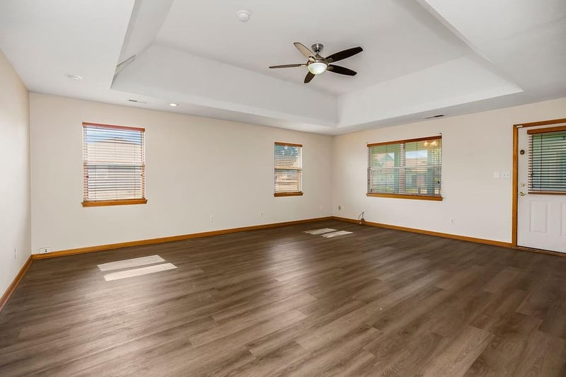 700 Sun Ct, Raymore, MO 64083