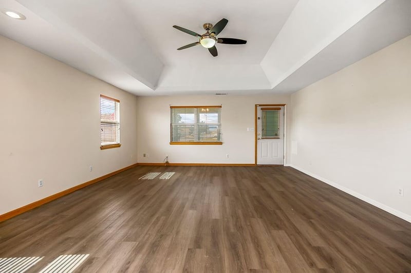700 Sun Ct, Raymore, MO 64083