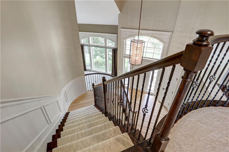 9302 W 157th Ter, Overland Park, KS 66221