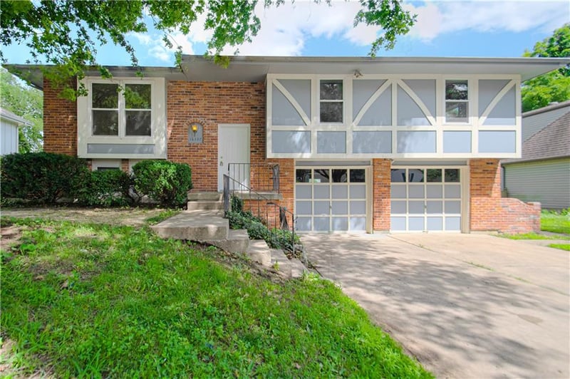 16307 Spring Valley Rd, Belton, MO 64012