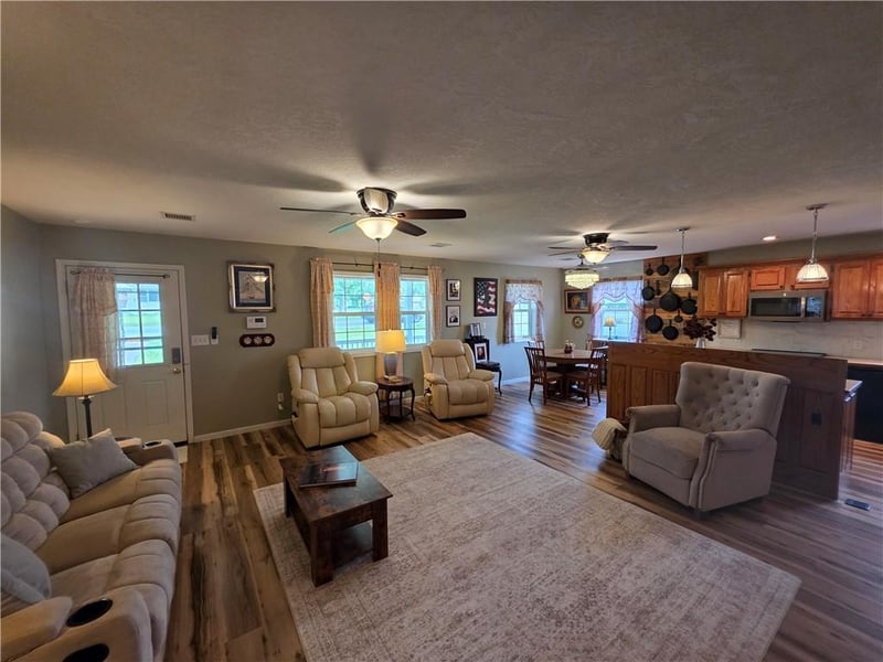 1401 Main St, El Dorado Springs, MO 64744