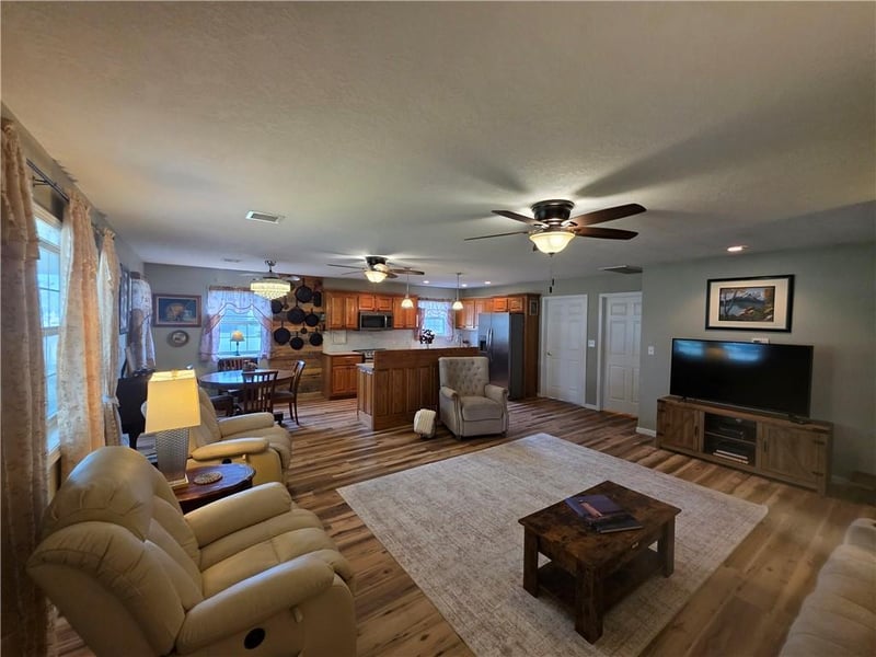 1401 Main St, El Dorado Springs, MO 64744