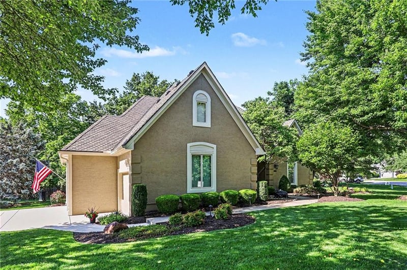 14021 Hayes St, Overland Park, KS 66221