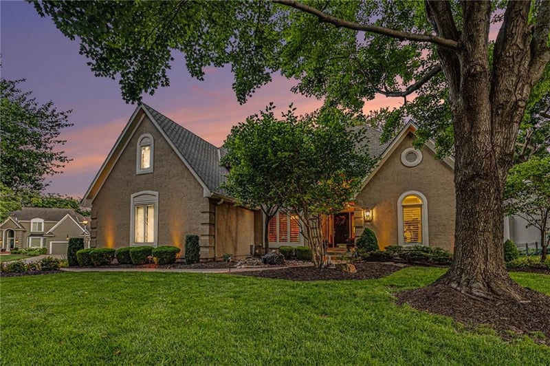 14021 Hayes St, Overland Park, KS 66221