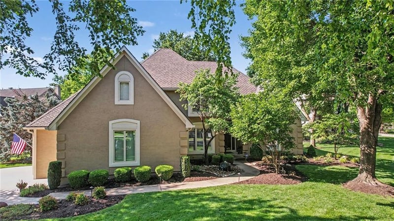 14021 Hayes St, Overland Park, KS 66221
