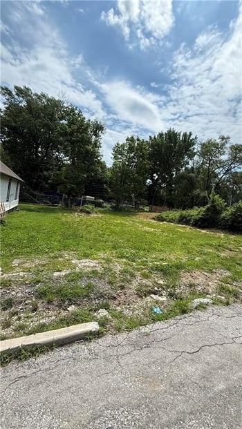 2031 Lister Ave, Kansas City, MO 64127