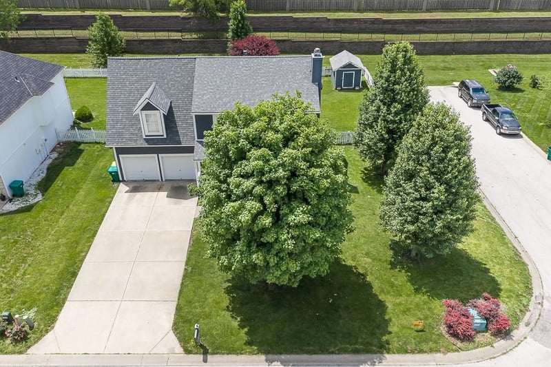 10541 Haskell Ave, Kansas City, KS 66109
