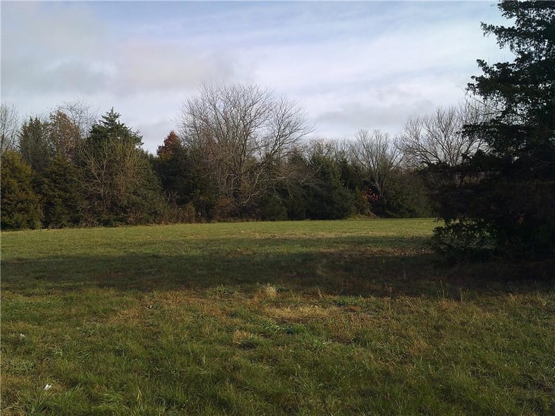 206 Sundance Dr, Paola, KS 66071