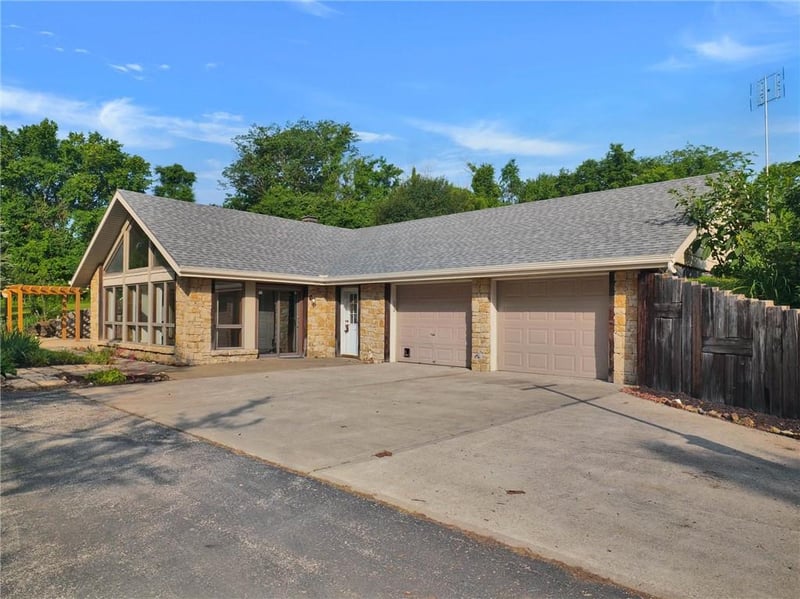 7000 Buckner Tarsney Rd, Oak Grove, MO 64075