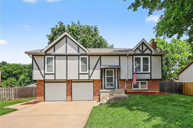 1406 Mart Way Dr, Olathe, KS 66061