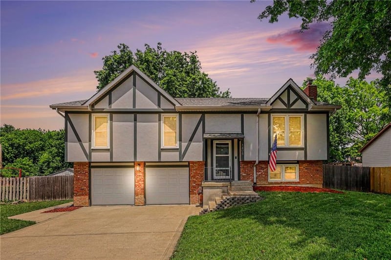 1406 Mart Way Dr, Olathe, KS 66061