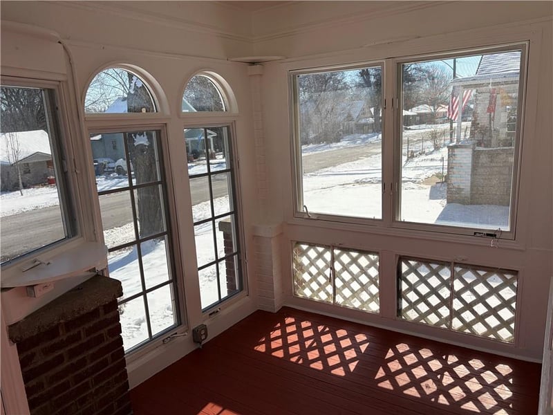 126 Willow Ave, Sugar Creek, MO 64053