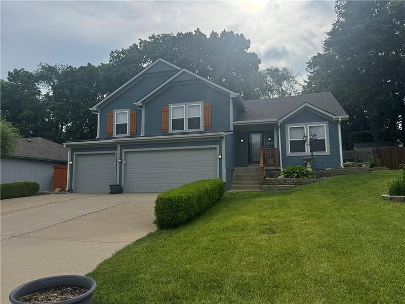 19309 Lynchburg Pl, Independence, MO 64058