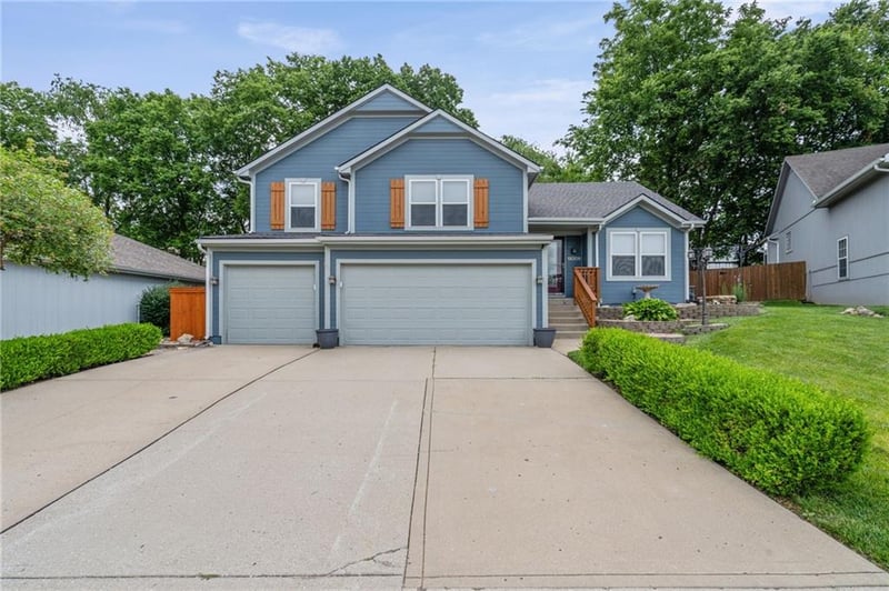 19309 Lynchburg Pl, Independence, MO 64058