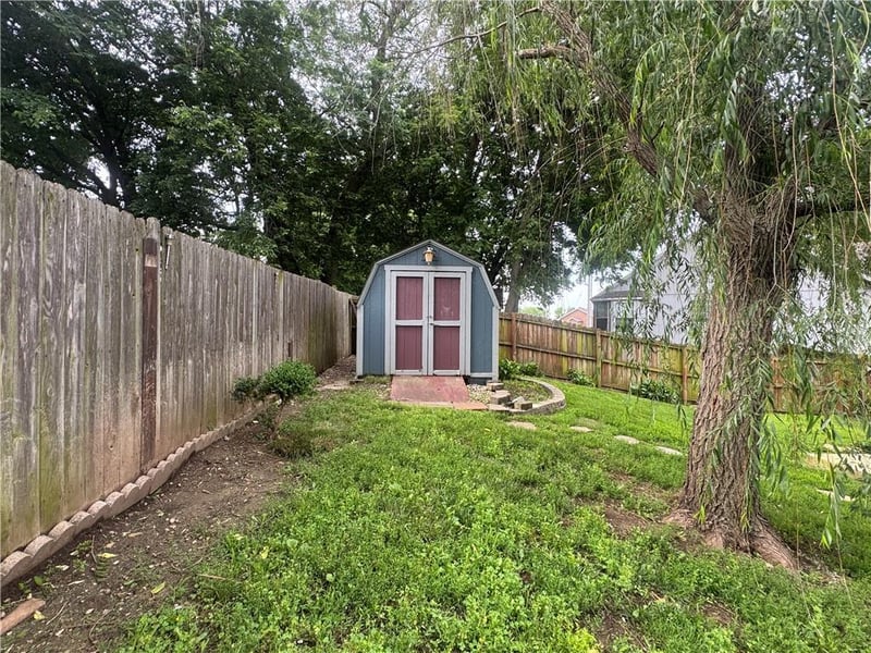 19309 Lynchburg Pl, Independence, MO 64058