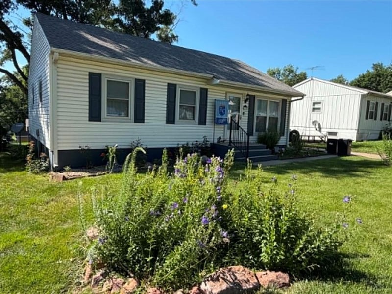 2600 Cardinal Ln, St Joseph, MO 64503