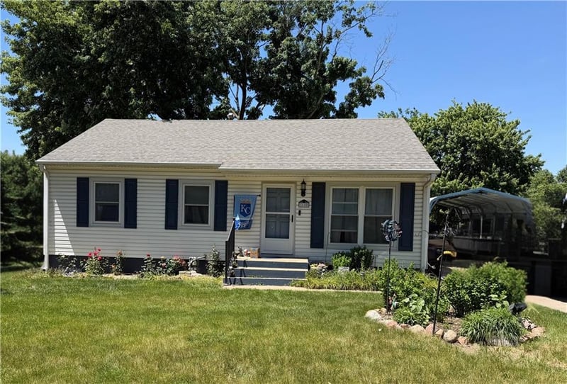 2600 Cardinal Ln, St Joseph, MO 64503
