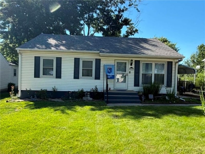 2600 Cardinal Ln, St Joseph, MO 64503