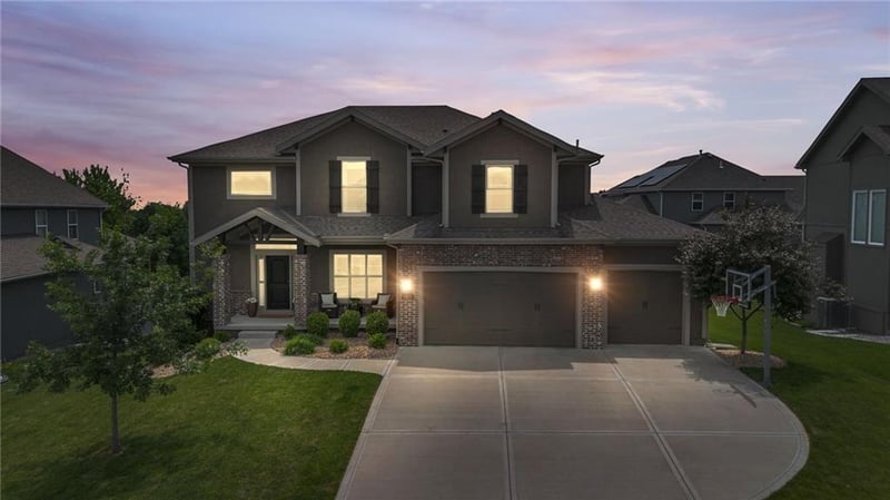 8405 NE 90th St, Kansas City, MO 64157
