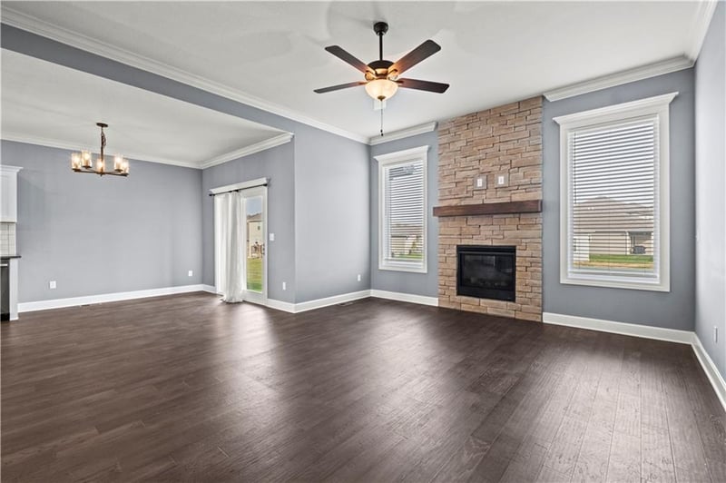 15300 Jessica St, Parkville, MO 64152