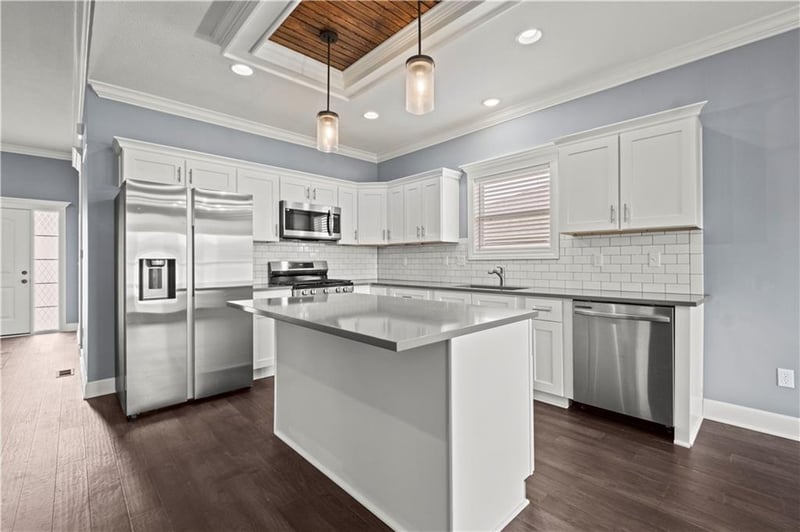 15300 Jessica St, Parkville, MO 64152