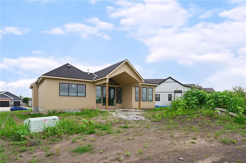 1223 Larkspur Pl, Raymore, MO 64083