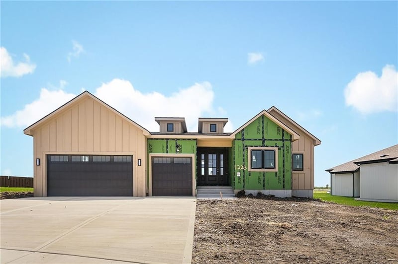 1223 Larkspur Pl, Raymore, MO 64083