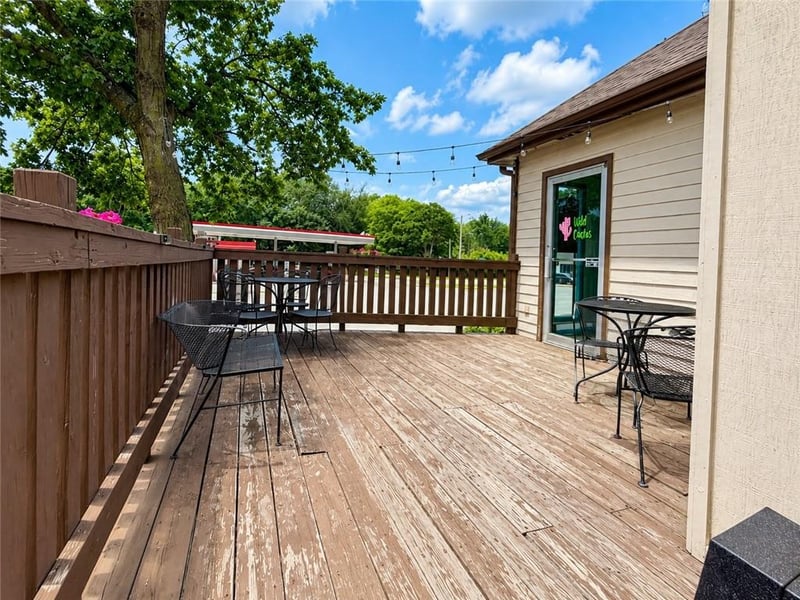 323 Elm St, Leavenworth, KS 66048