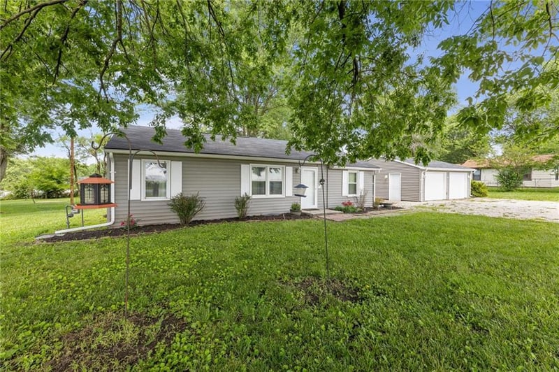 18710 Mullen Dr, Belton, MO 64012