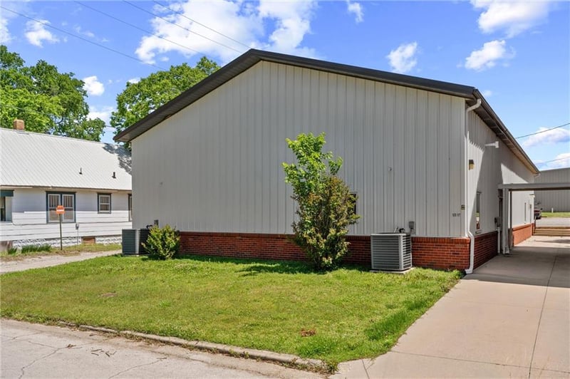 924 Myrtle St, Independence, KS 67301