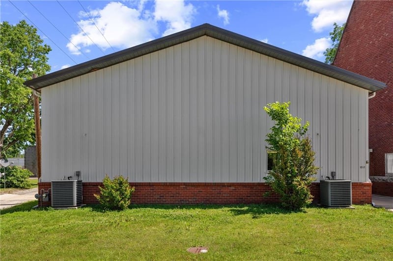 924 Myrtle St, Independence, KS 67301