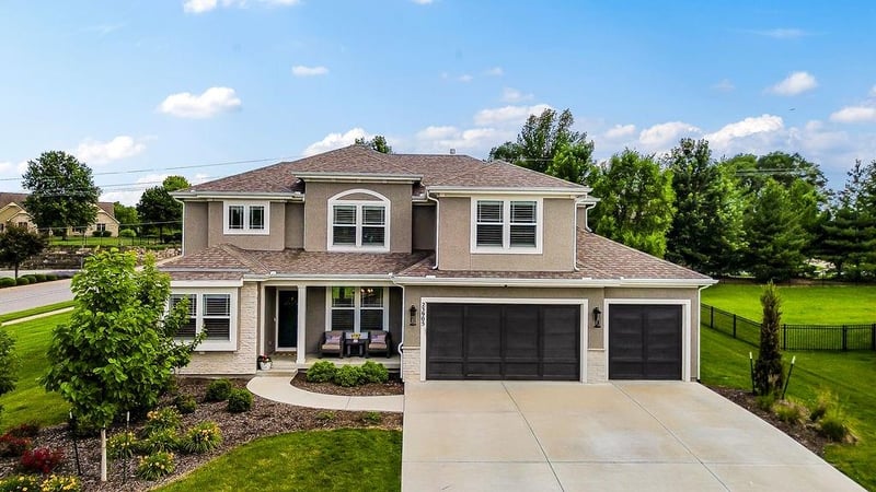 23905 70th Ter, Shawnee, KS 66226