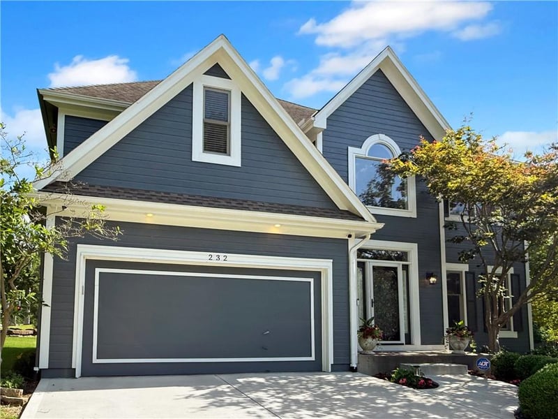232 Winterpark Cir, Lee's Summit, MO 64081