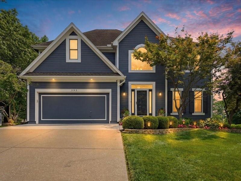 232 Winterpark Cir, Lee's Summit, MO 64081