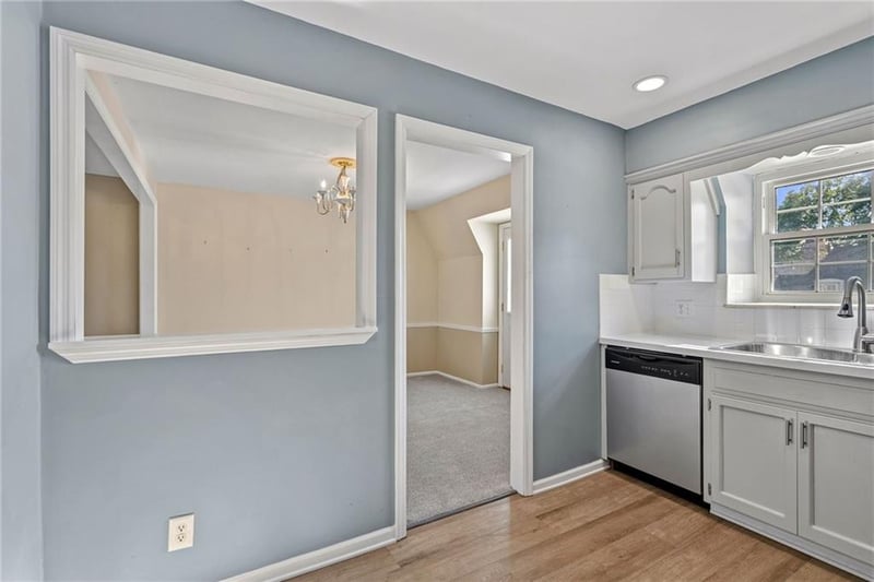 5717 Metcalf Ct, Overland Park, KS 66202