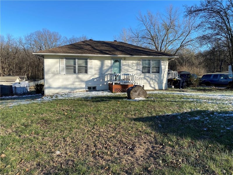 5601 Meadowbrook Rd, Kansas City, MO 64119